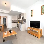 I-1 By Interhome *