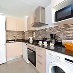 I-1 By Interhome شقة